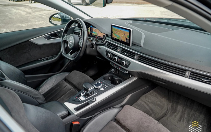 Audi A4 cena 89900 przebieg: 189000, rok produkcji 2017 z Goniądz małe 781
